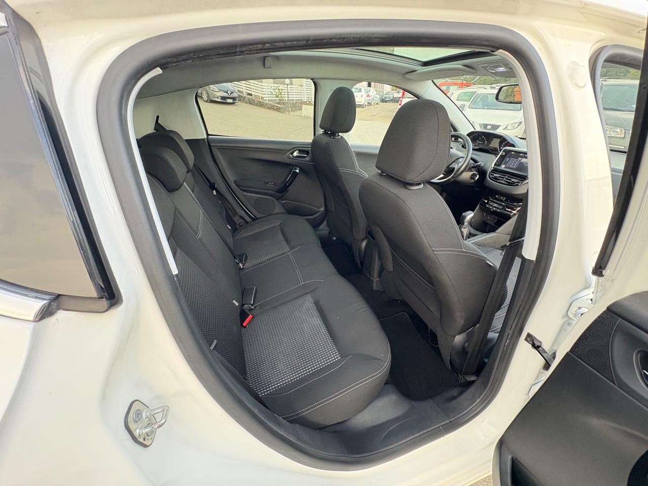 Peugeot 208 PureTech 82 5 porte Allure