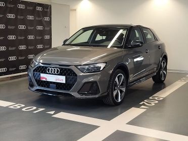 Audi A1 A1 citycarver 30 TFSI S tronic Identity Contrast