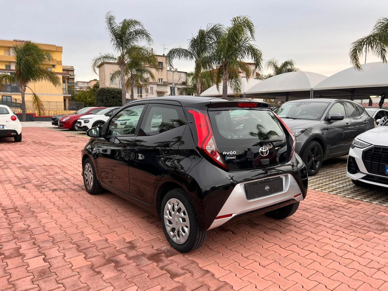 Toyota Aygo Connect 1.0 VVT-i 72 CV 5 porte x-clusiv MMT