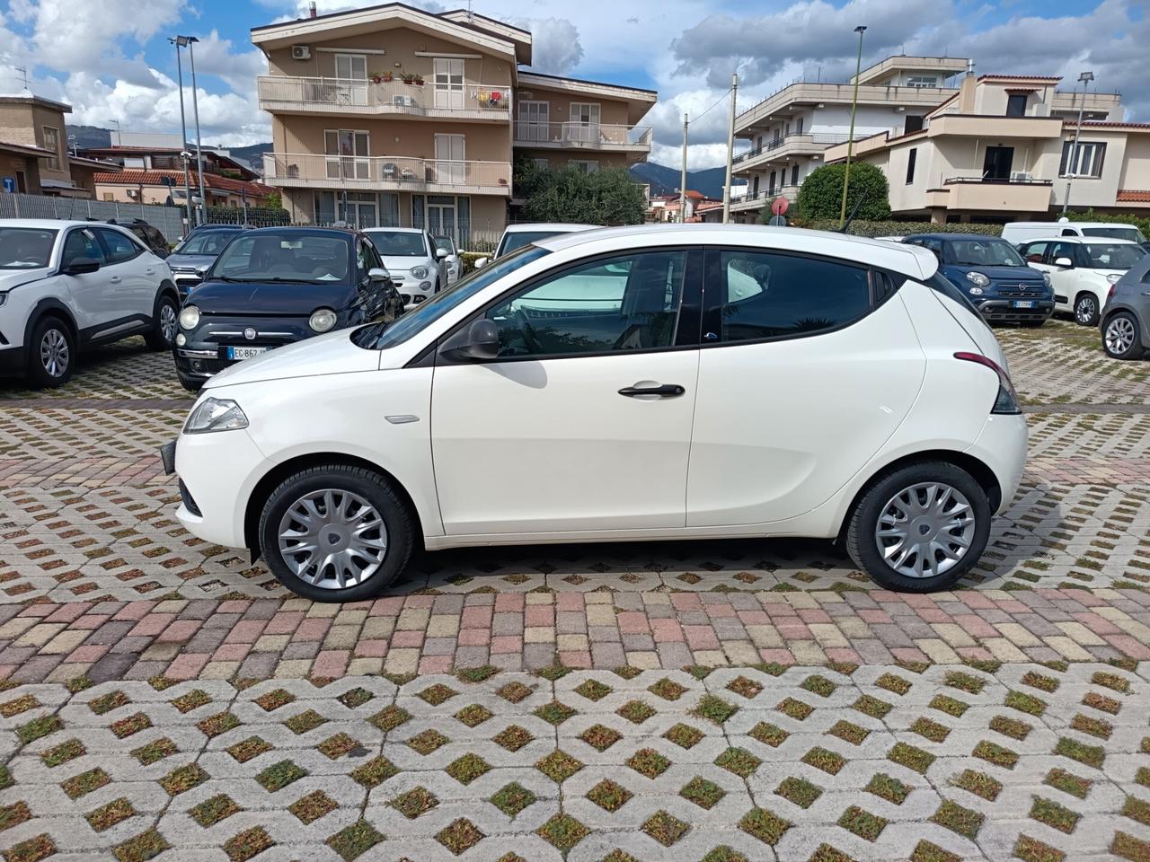 Lancia Ypsilon 1.2 69 CV 5 porte S&S Elefantino Blu