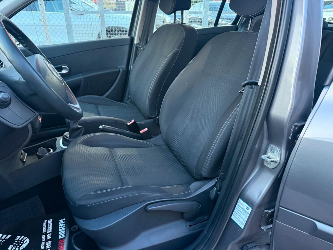 Renault Clio 1.2 16V 100cv 5 porte Confort