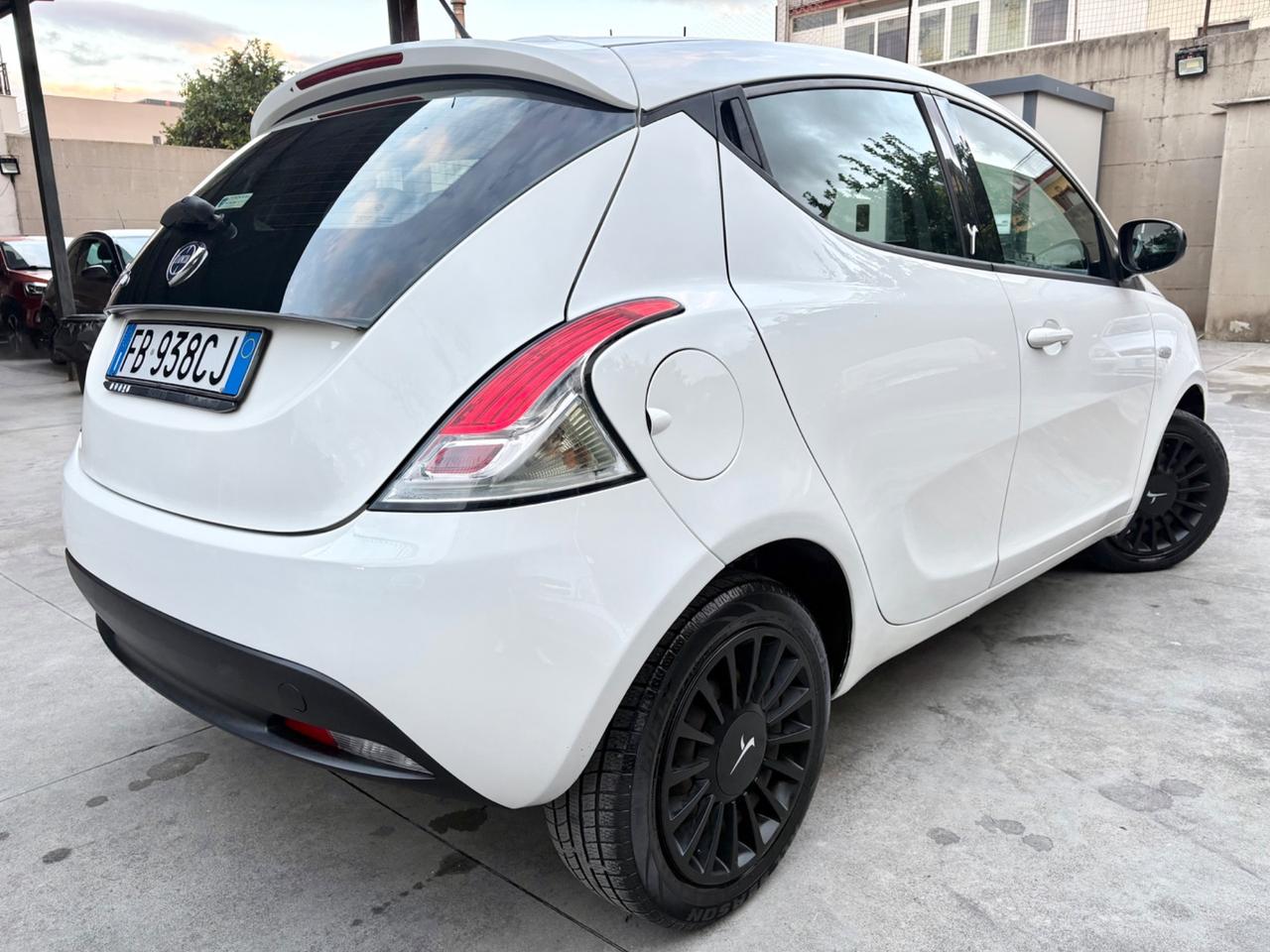 Lancia Ypsilon 1.2 GPL magnifiche condizioni