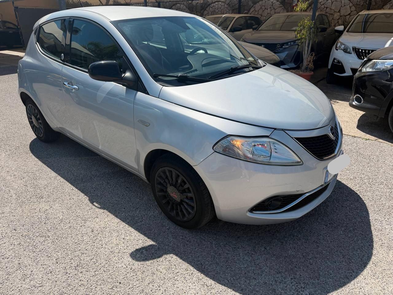 Lancia Ypsilon 2016 1.2 69 CV 5 porte GPL Ecochic Platinum