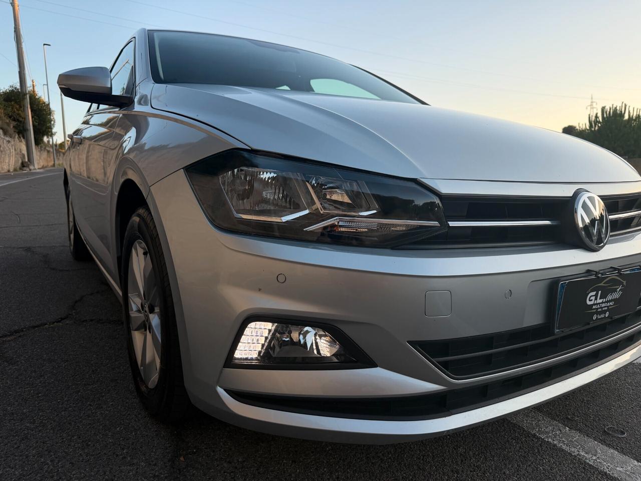 Volkswagen Polo/1.0 75 CV/LED/5 POSTI/CAR PLAY