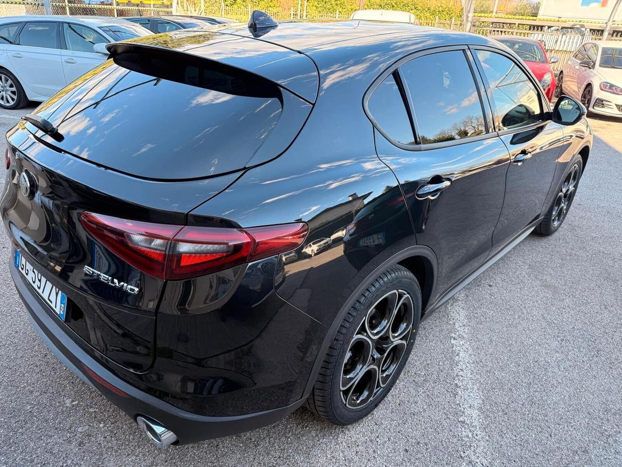 Alfa Romeo Stelvio 2.2 Turbodiesel 190 CV AT8 Q4 Executive 18"