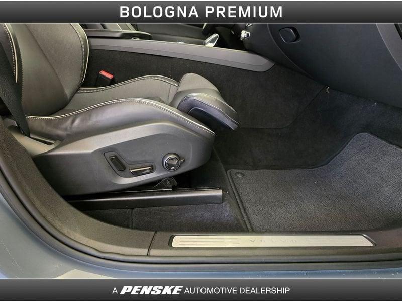 Volvo XC60 XC60 B5 (d) AWD automatico Ultimate Dark