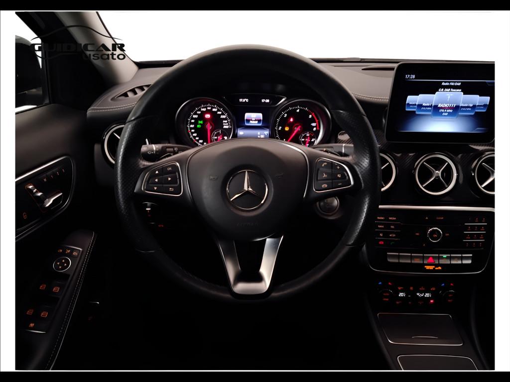 Mercedes-Benz GLA-X156 2017 - GLA 200 d Night Edition auto