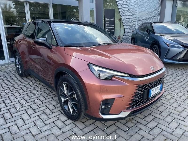 Lexus LBX Hybrid Cool