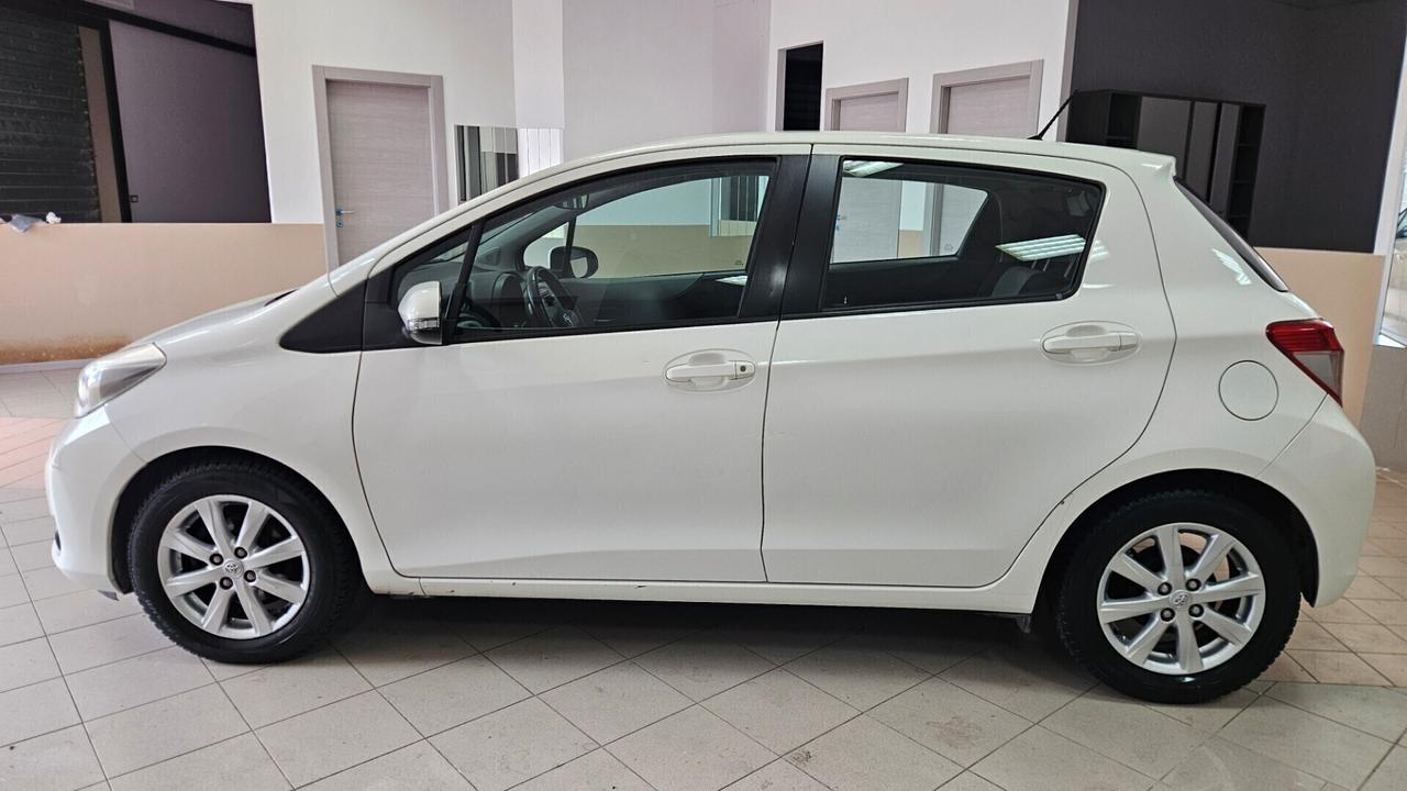 Toyota Yaris 1.0 5 porte Lounge