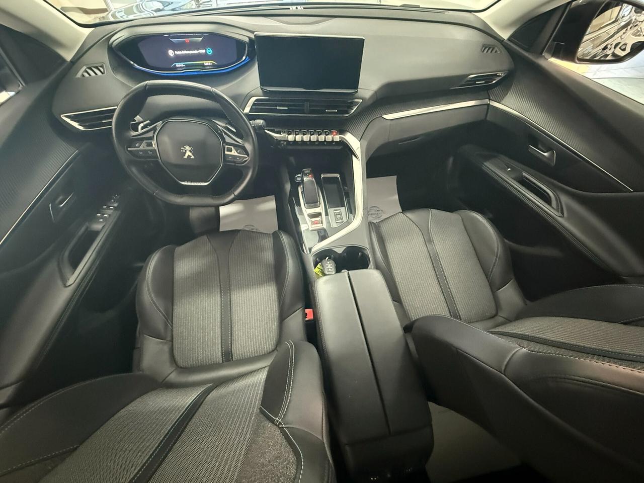 Peugeot 3008 Hybrid 225 e-EAT8 Allure