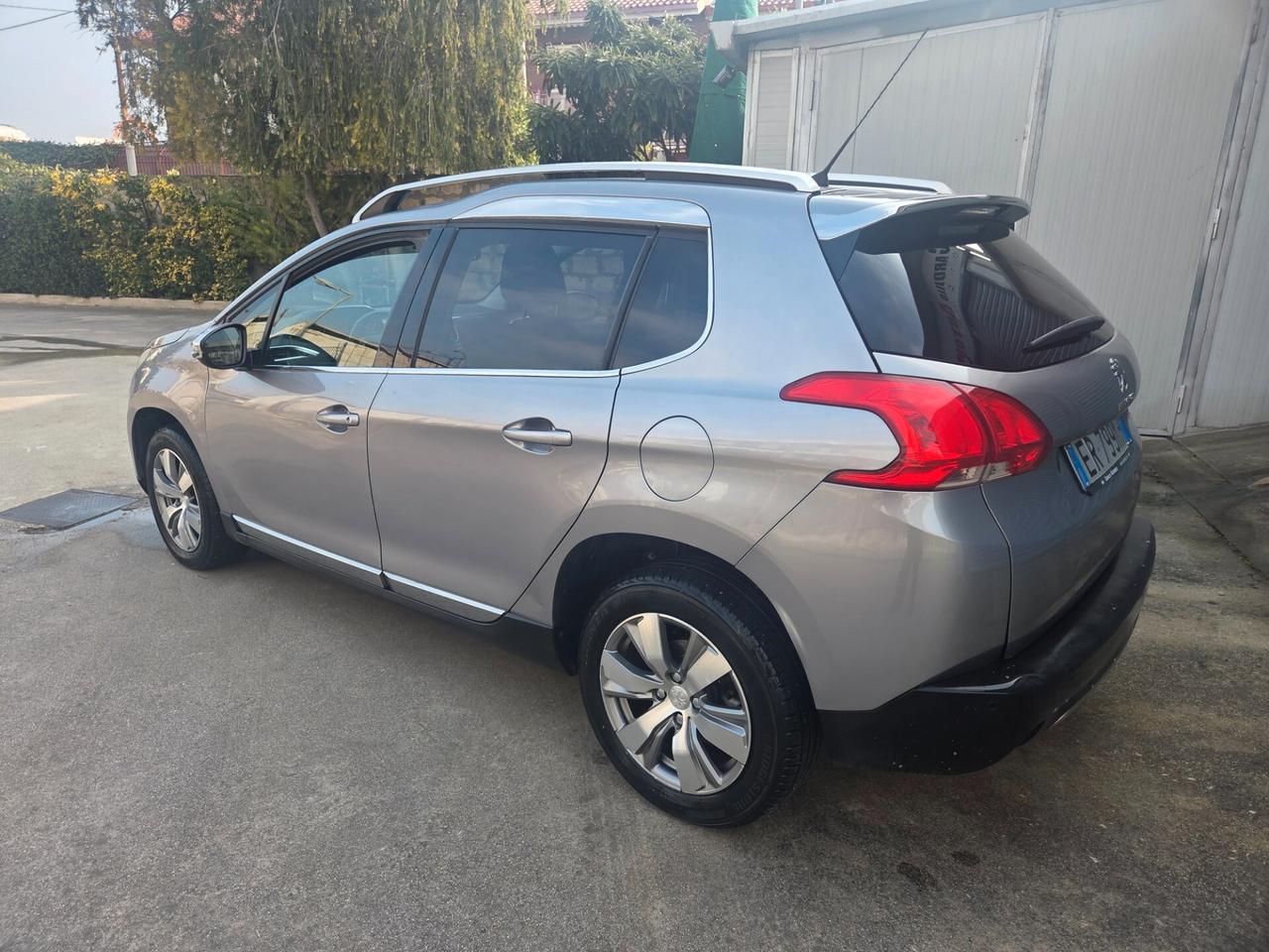 Peugeot 2008 1.6 e-HDi 92 CV Stop&Start Urban Cross