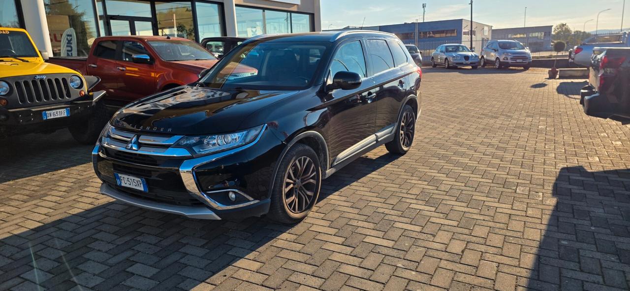 Mitsubishi Outlander 2.2 DI-D 4WD Intense