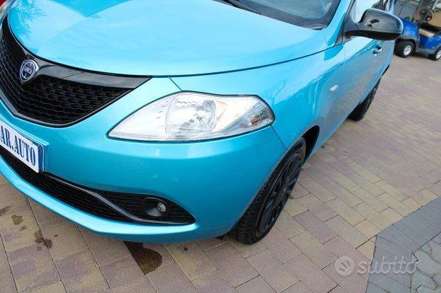 Lancia Ypsilon 1.0 69cv firefly hybrid gold
