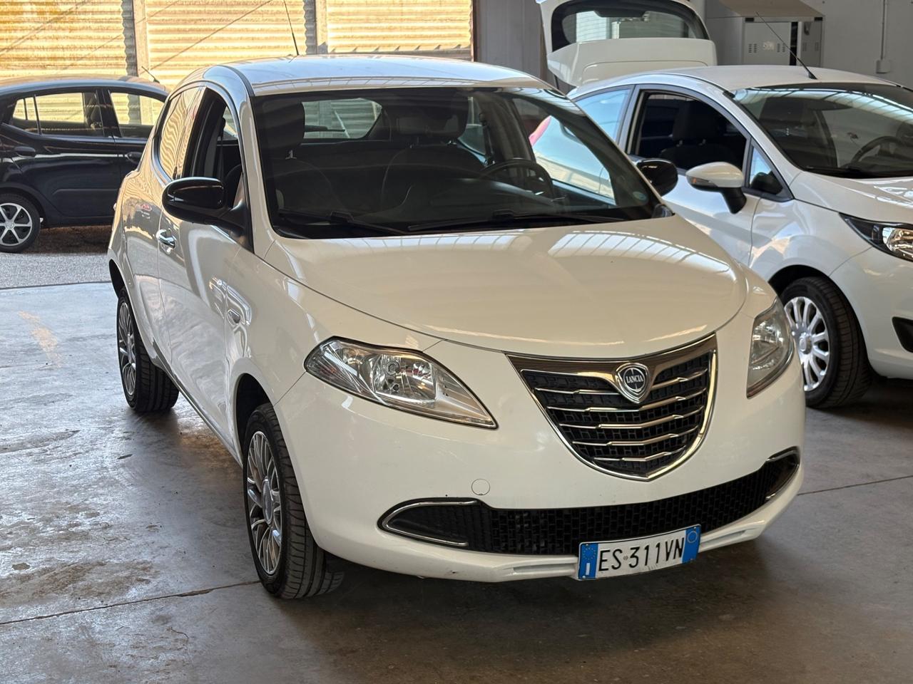 Lancia Ypsilon 0.9 TwinAir 85 CV 5 porte Metano Ecochic Gold