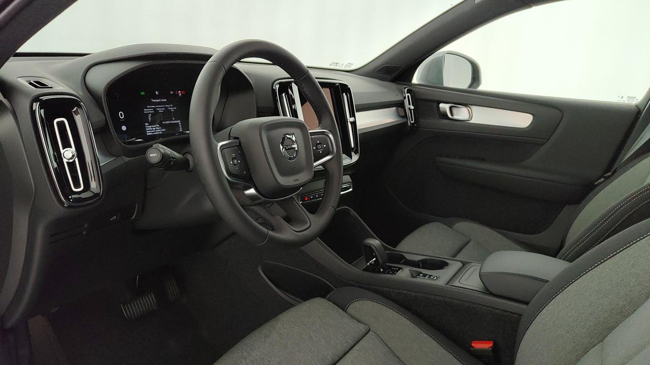 VOLVO XC40 Core B3 AUT