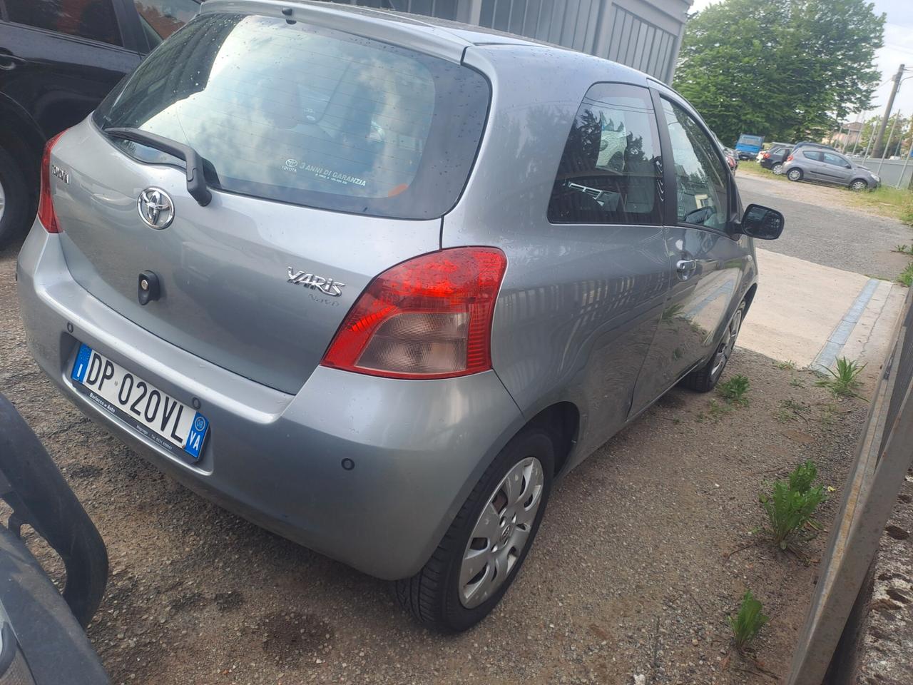Toyota Yaris 1.0 5 porte