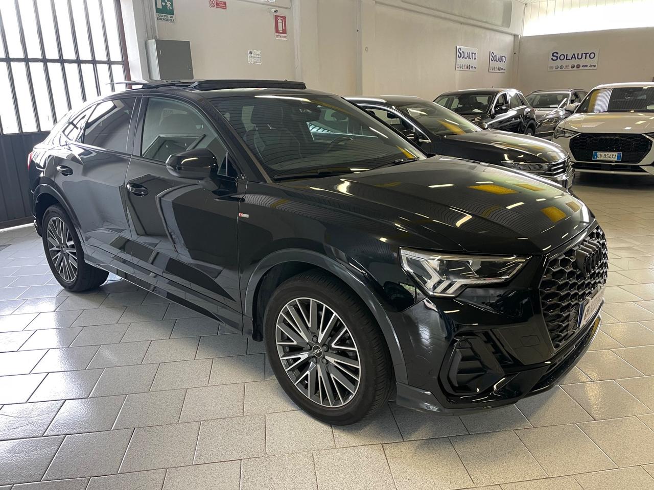 Audi Q3 Sportback 45 TFSI e S tronic Line Black Tetto