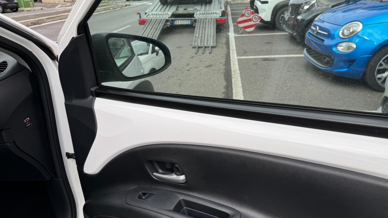 Toyota Aygo X 1.0 VVT-i 72 CV 5 porte Lounge Air S-CVT X PLAY NAVI KAMERA PDC BLUETOOTH CAR PLAY