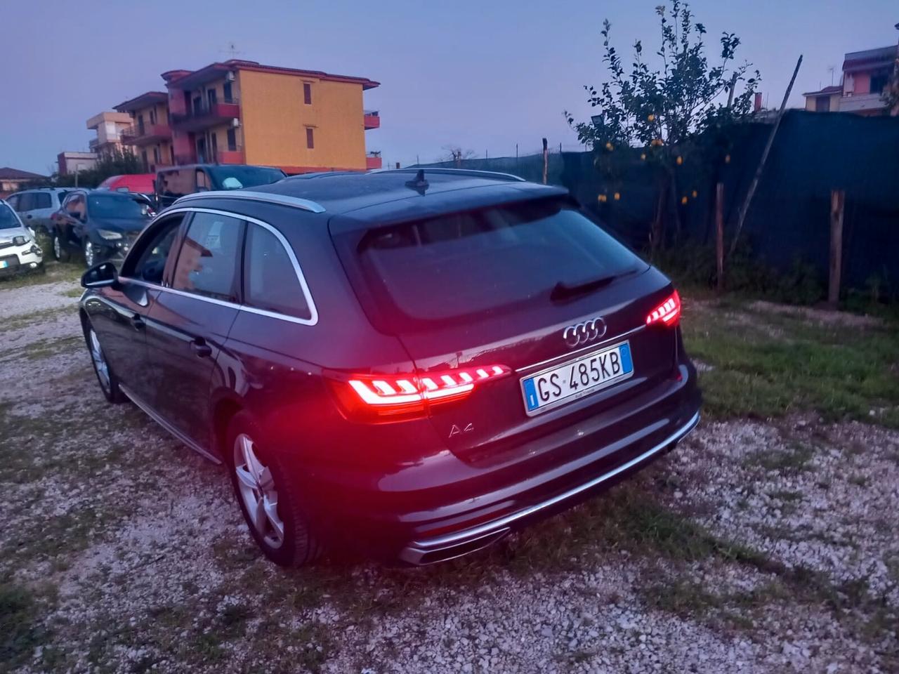 Audi A4 Avant 40 TDI S tronic line edition