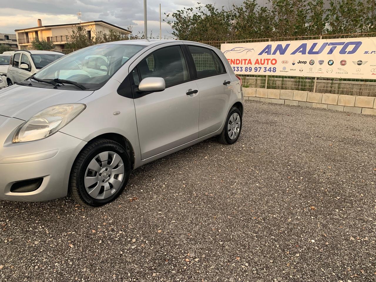 Toyota Yaris 1.0 69cv 5p - 2010