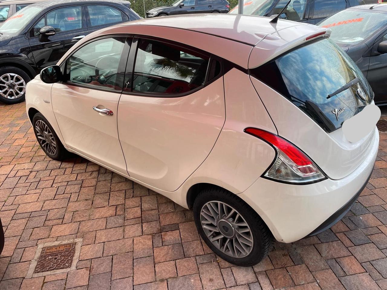 Lancia Ypsilon 1.2 69 CV 5 porte S&S Gold