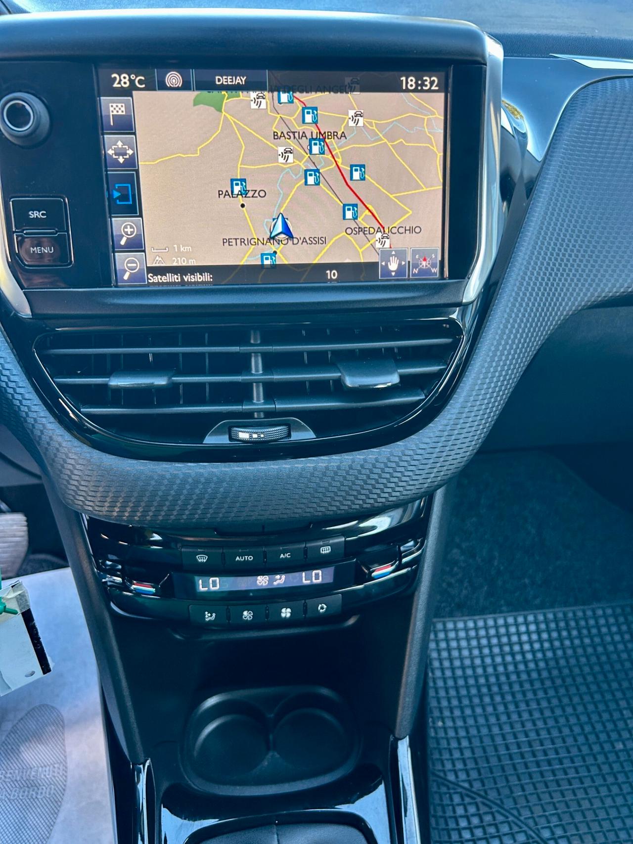 " UNA CHICCA " Peugeot 2008 Blue HDi Allure