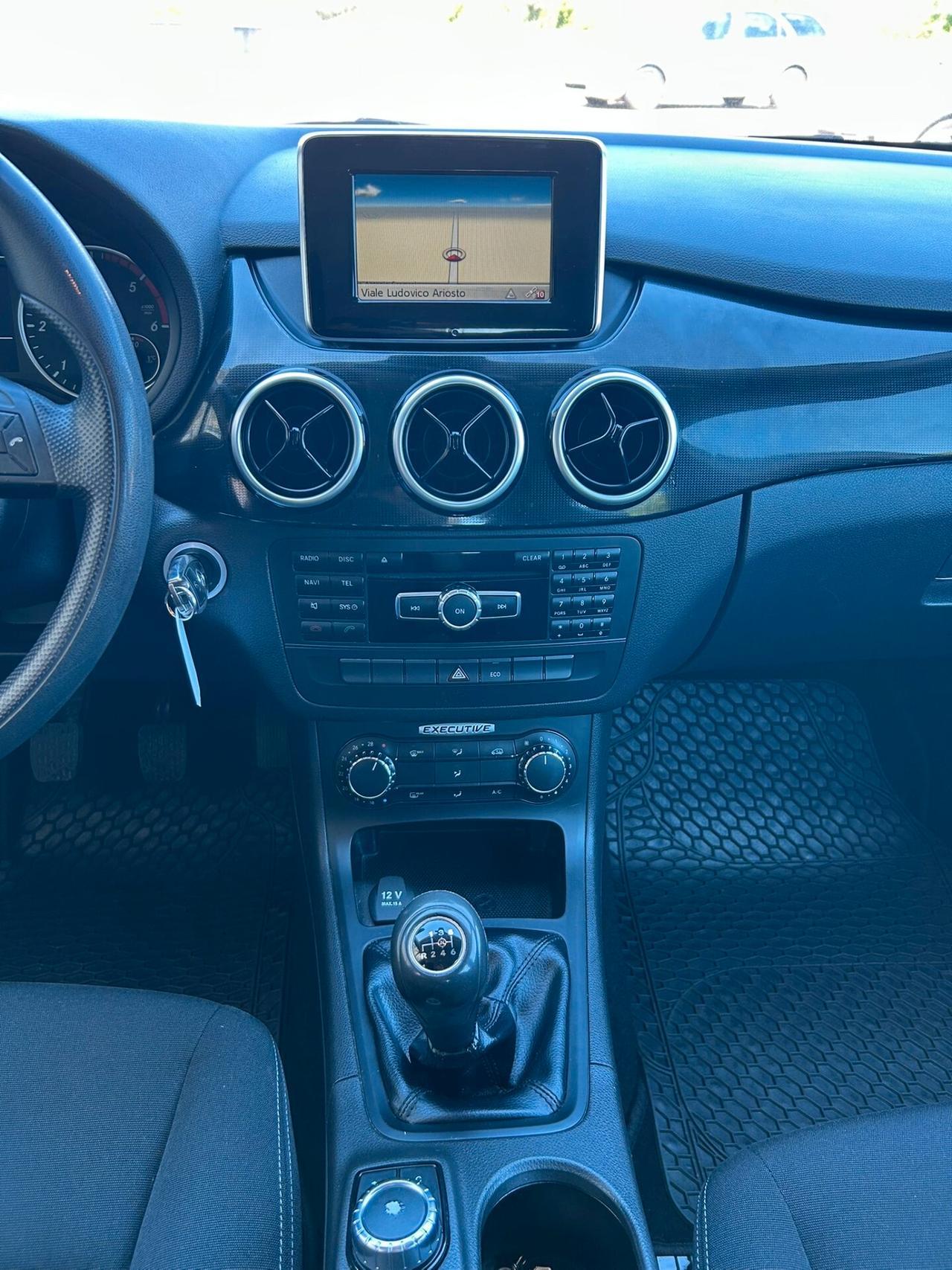 Mercedes-benz B 180 2012