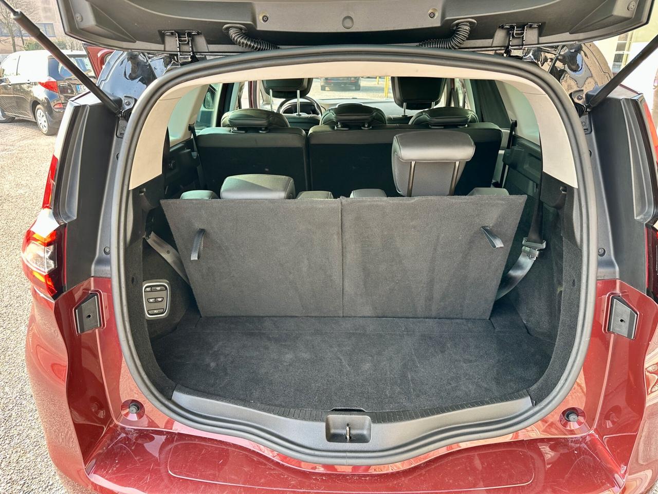 Renault Grand Scenic dCi 160 CV EDC Energy Initiale Paris