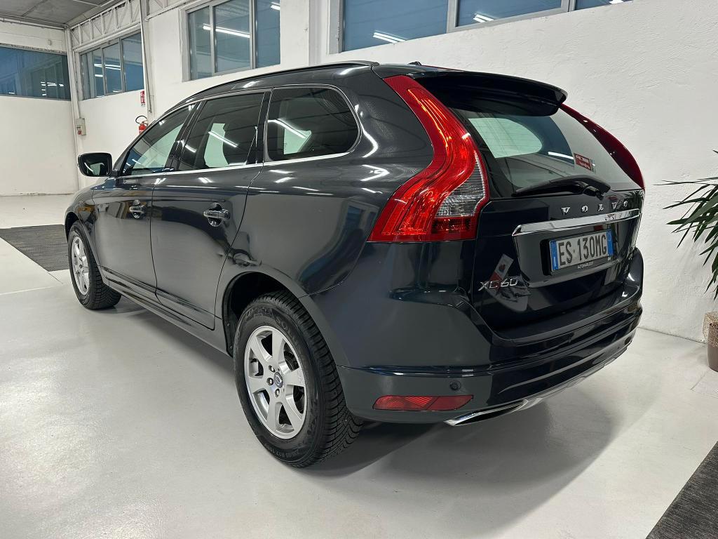 Volvo XC60 2.4 d4 Momentum awd 181cv geartronic