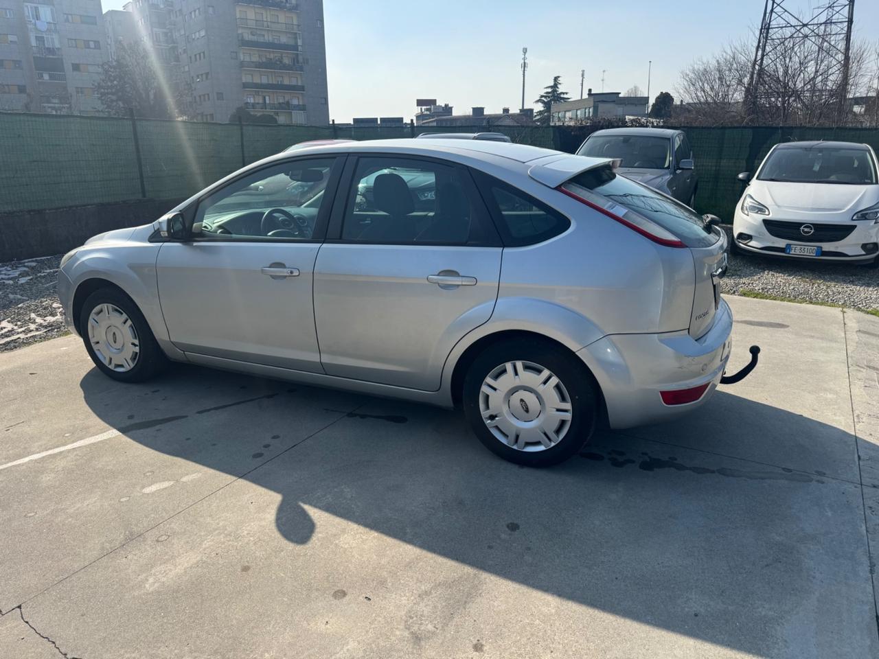 Ford Focus Focus+ 2.0 (145CV) 5p. Bz.- GPL berlina con gancio traino