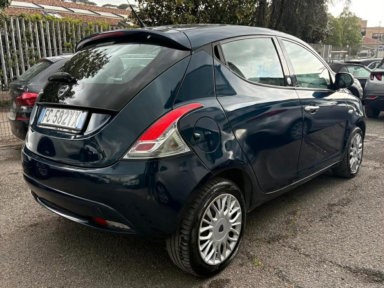 Lancia Ypsilon 1.2 69 CV 5 porte GPL Ecochic Gold