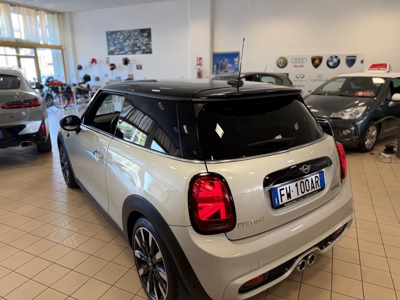 Mini 2.0 Cooper S Delaney Edition