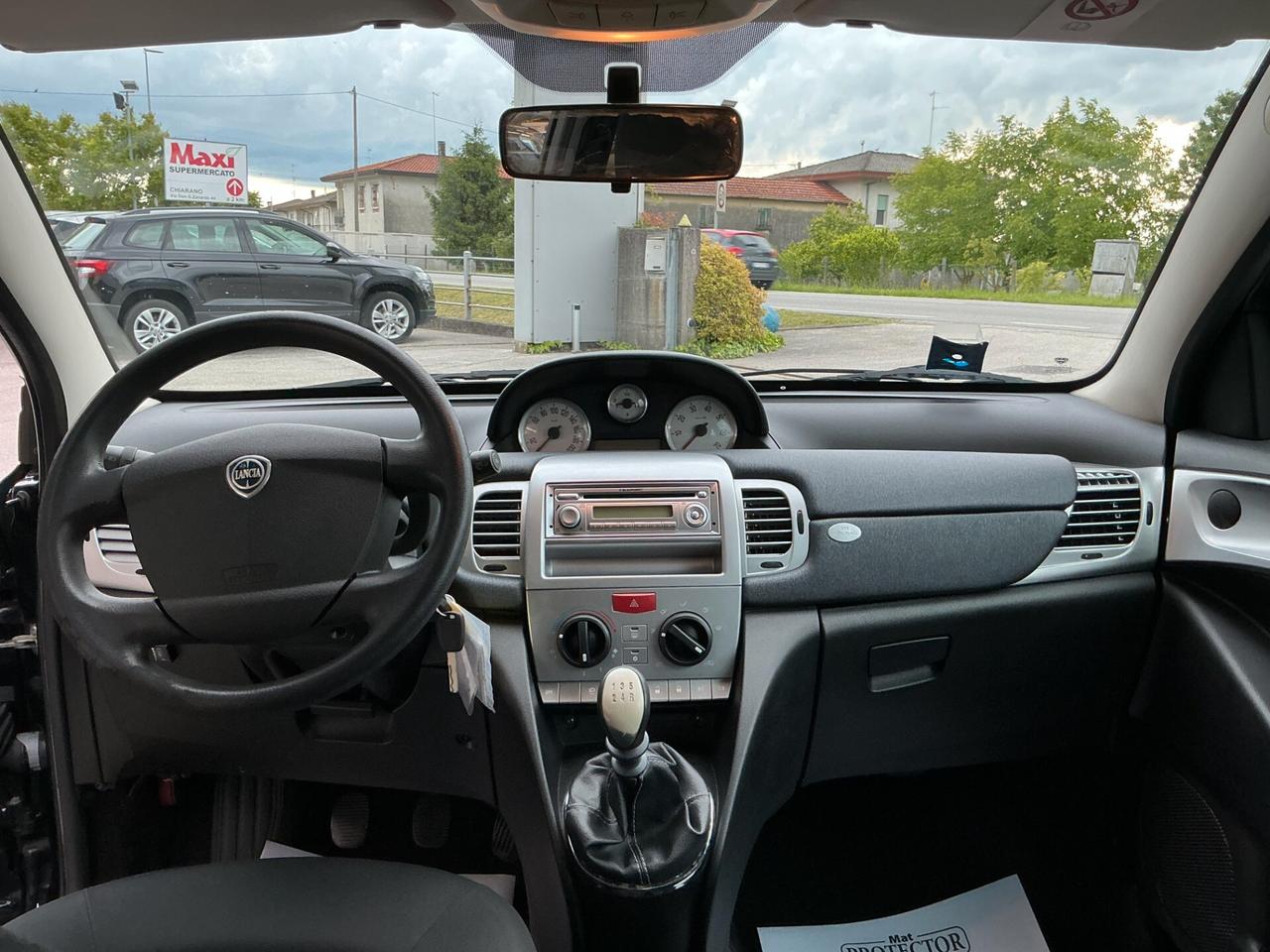 Lancia Ypsilon 1.4 GPL Neopatentati