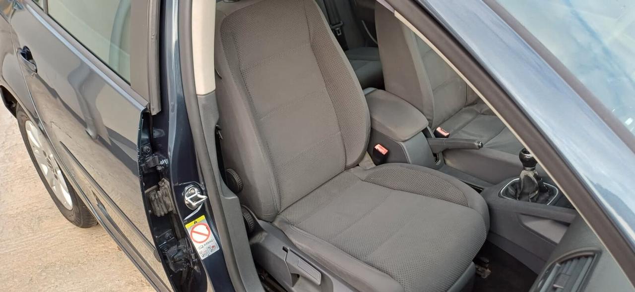 Volkswagen Golf 2.0 TDI DPF 5p. Sportline
