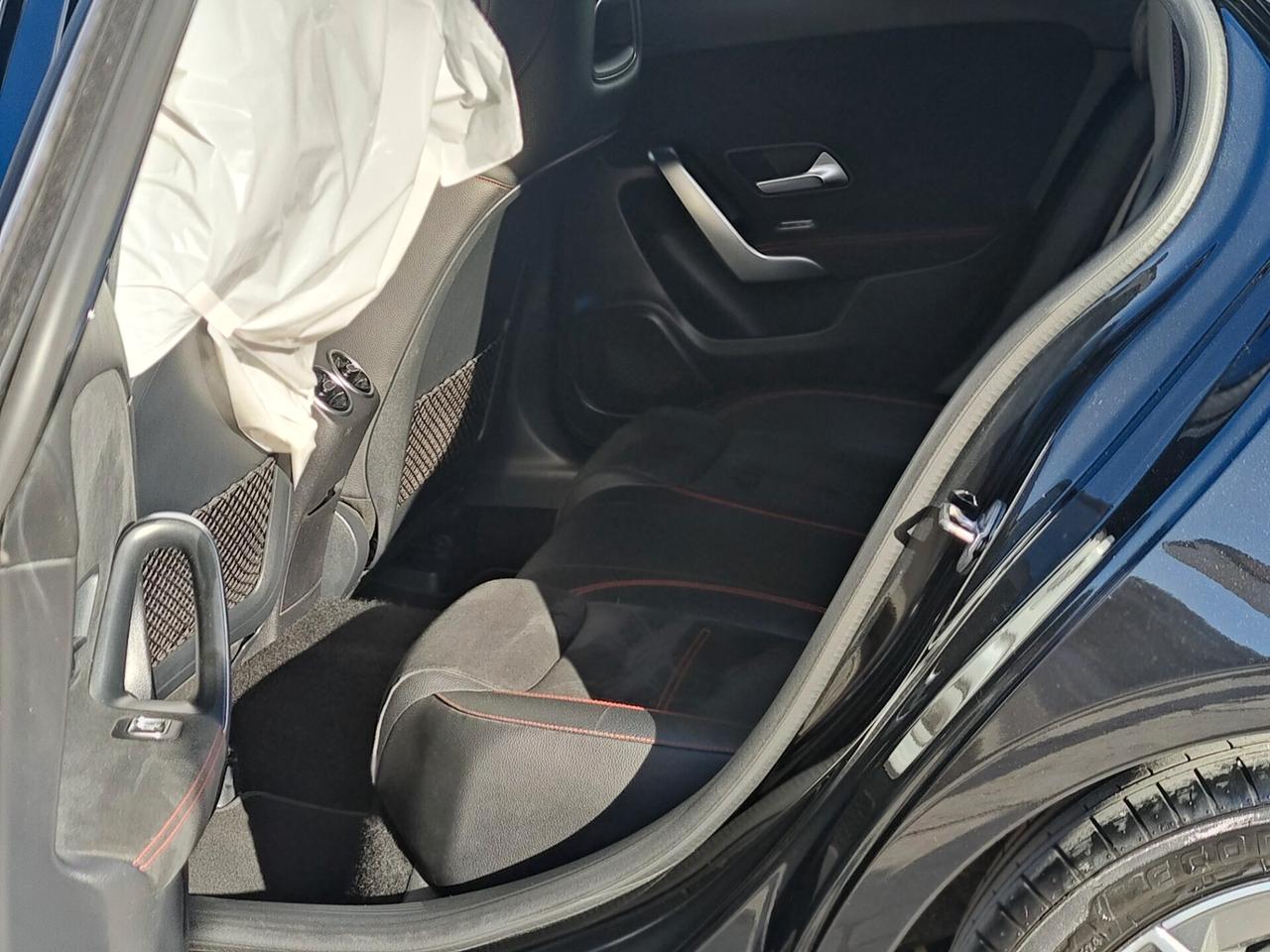 MERCEDES BENZ CLASSE A 180 D 1.5 116 CV AUTOM. PREM. AMG LINE