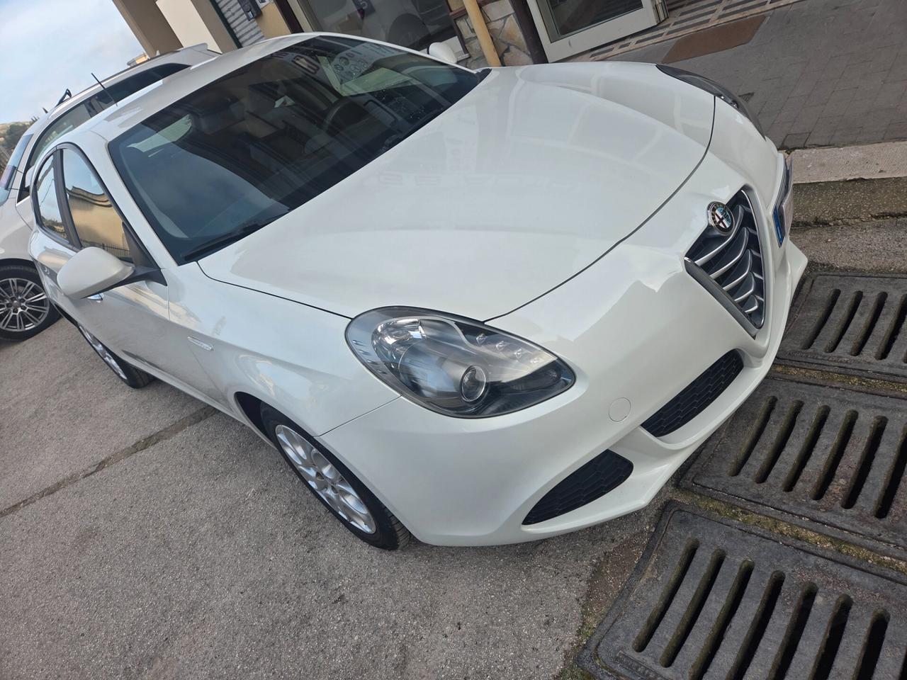 ALFA GIULIETTA 1.6 JTDM 120 CV ANNO 2016 KM CERTIF