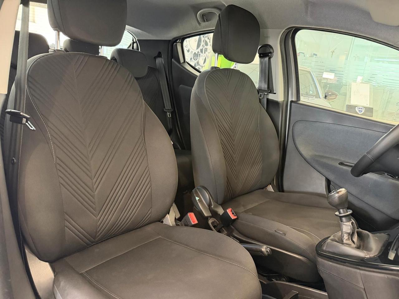 Lancia Ypsilon 1.0 FireFly 5 porte S&S Hybrid Ecochic Gold