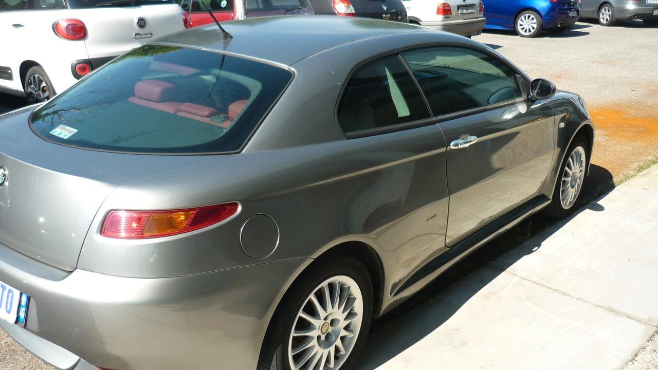 Alfa Romeo GT 1.8 16V TS Distinctive