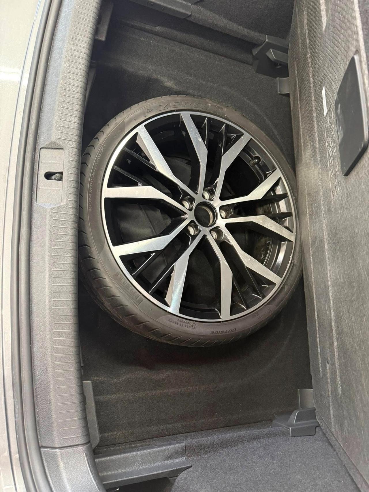 Volkswagen Golf 7.5 GTI Performance 245cv