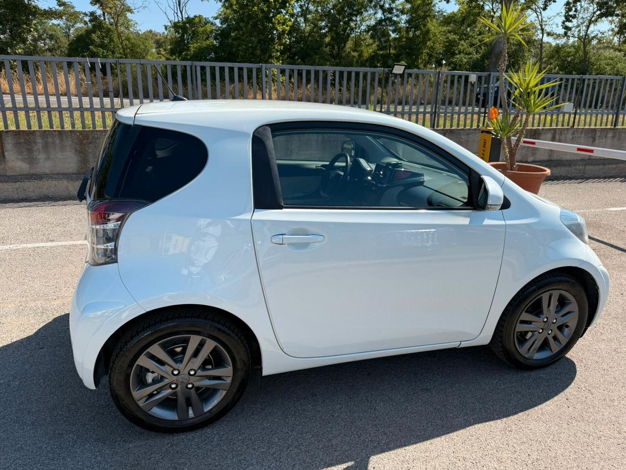 Toyota iQ 1.0 High Collection