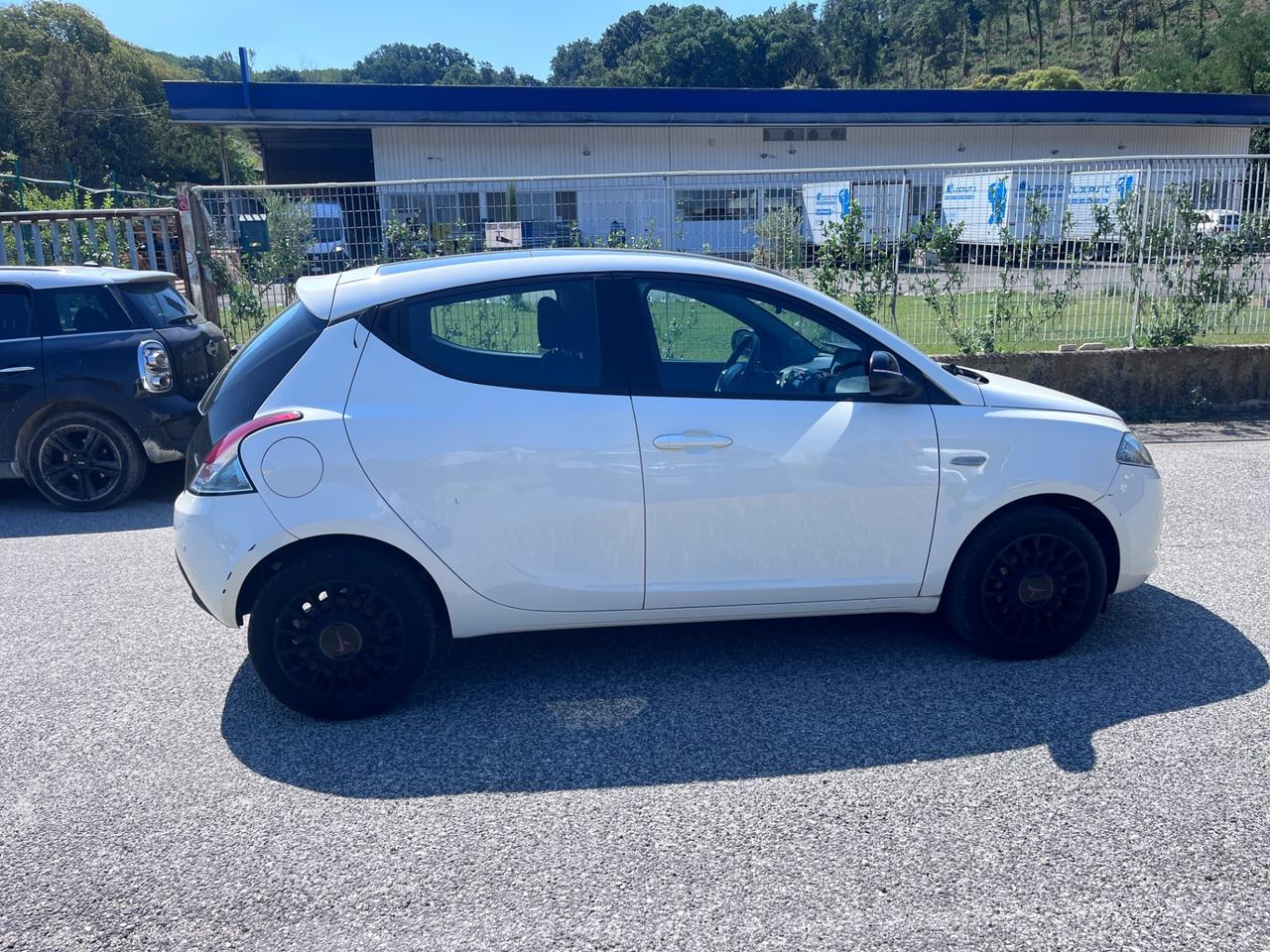 Lancia Ypsilon 1.2 69 CV 5 porte S&S Silver