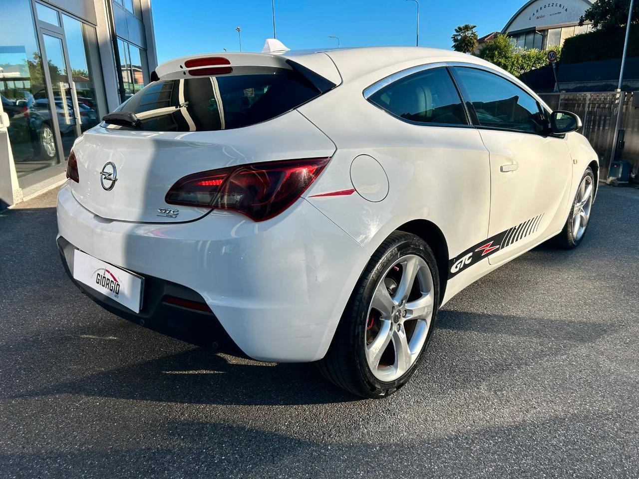 Opel Astra GTC 1.7 cdti ecotec Cosmo s&s 130cv