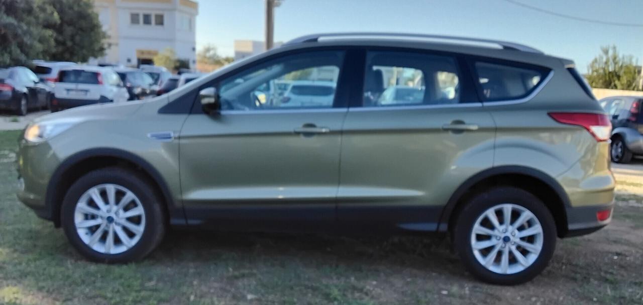 Ford Kuga 2.0 TDCI 150 CV S&S 4WD Powershift Titanium