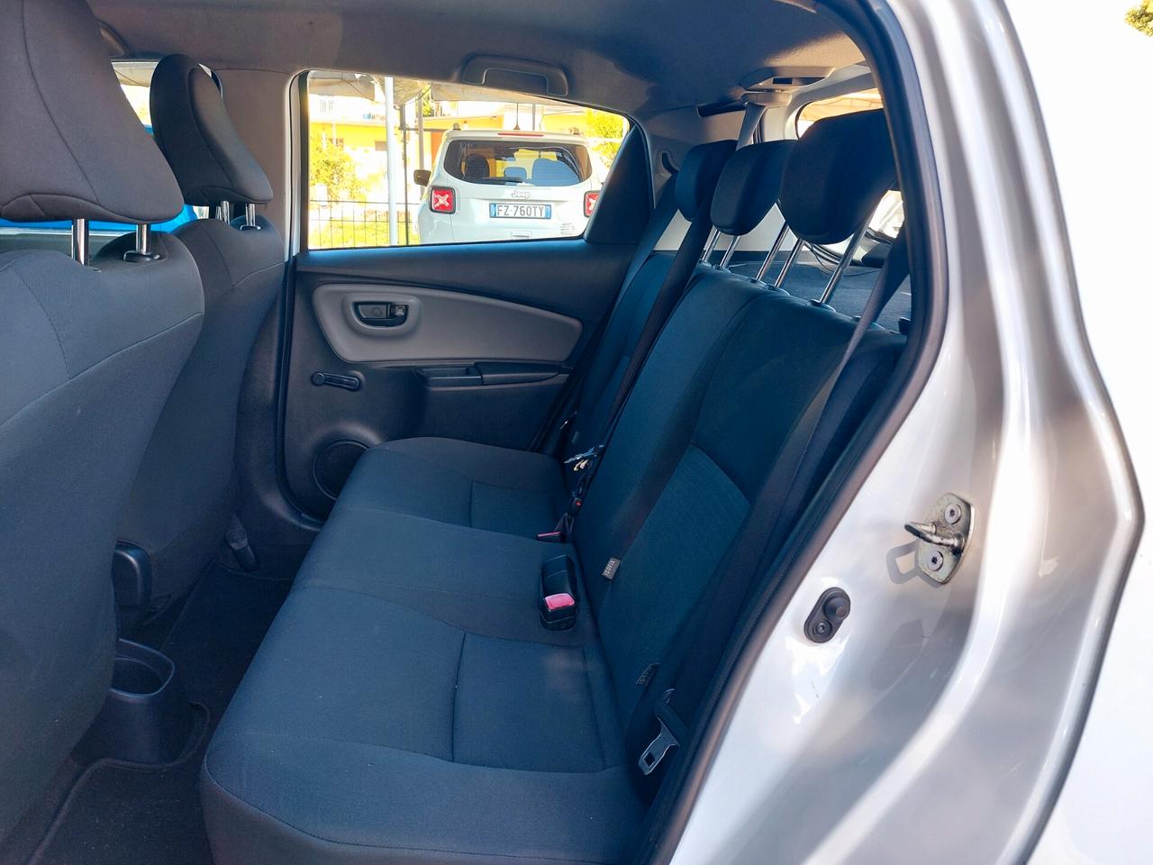 Toyota Yaris 1.D-4D 5 porte Cool 90CV - 2015