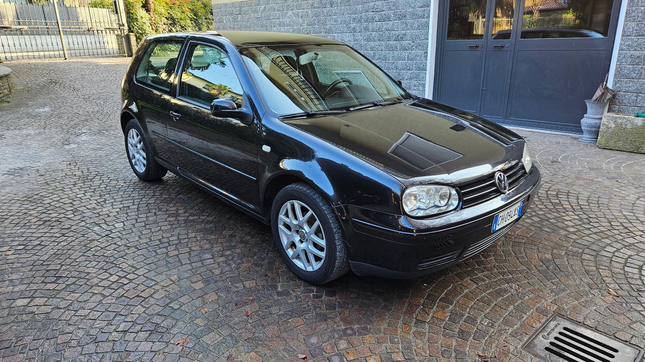 Volkswagen Golf 1.6 16V cat 3p. Highline Plus