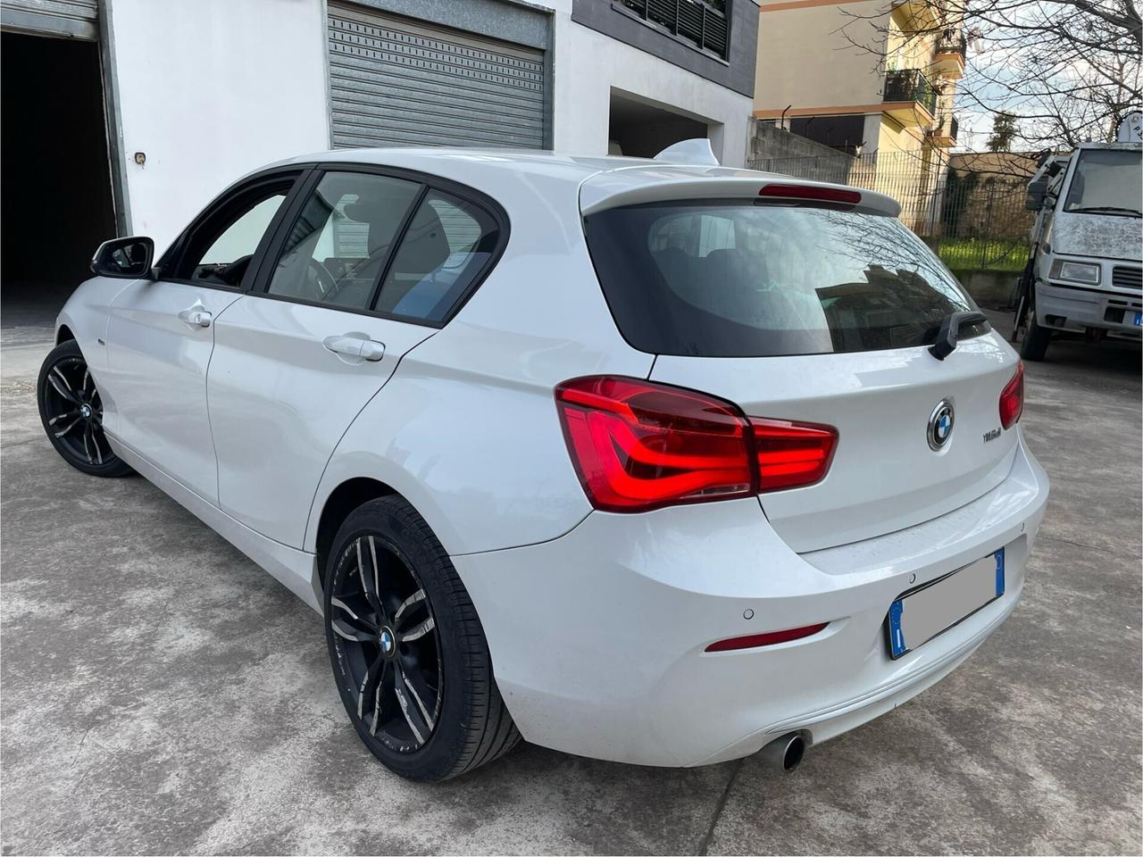 Bmw 116 116d 5p. Urban