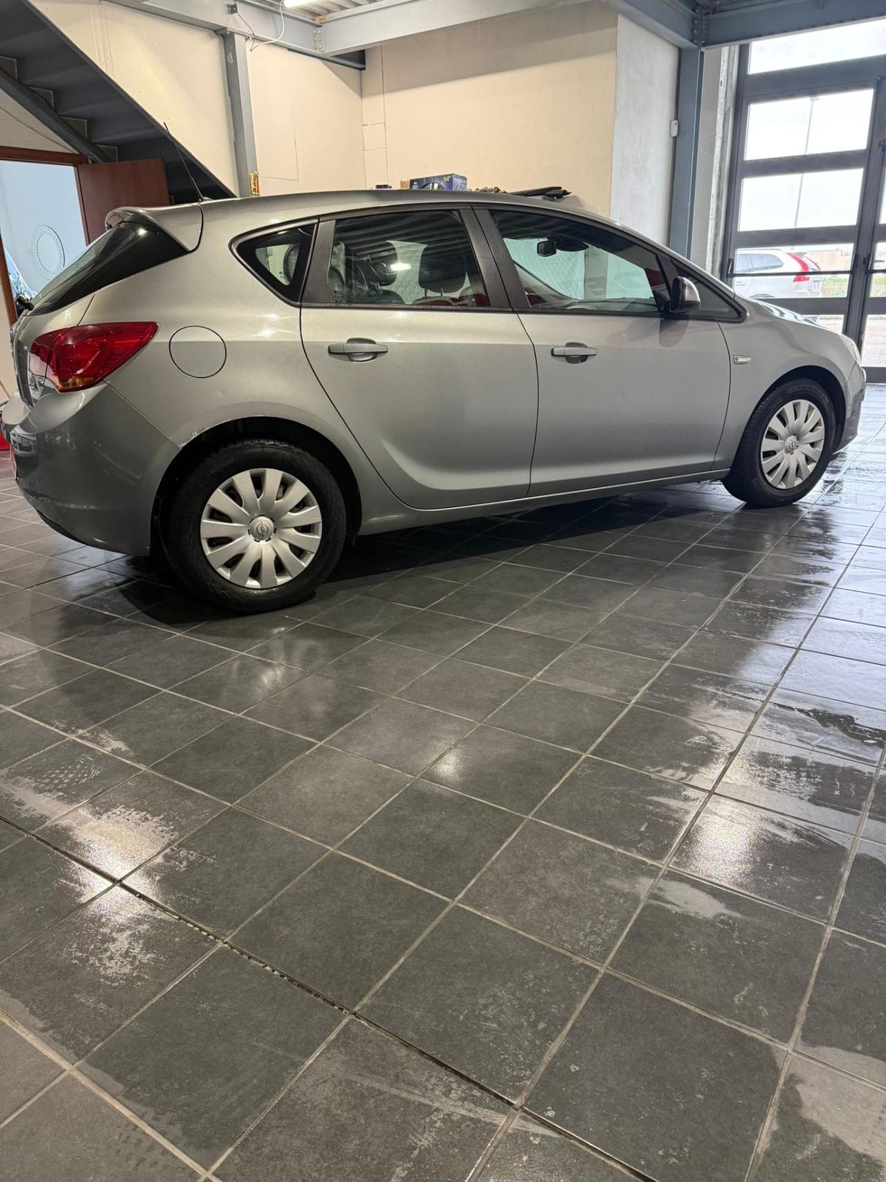 Opel Astra 1.7 -UNICO PROPRIETARIO-NEOPATENTATI