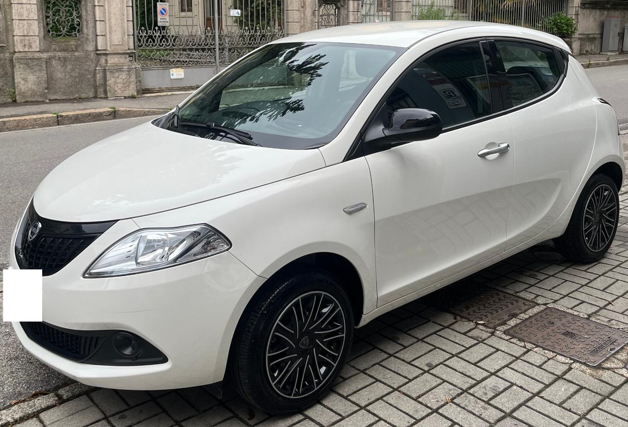 Lancia Ypsilon 1.0 FireFly 5 porte S&S Hybrid Platino