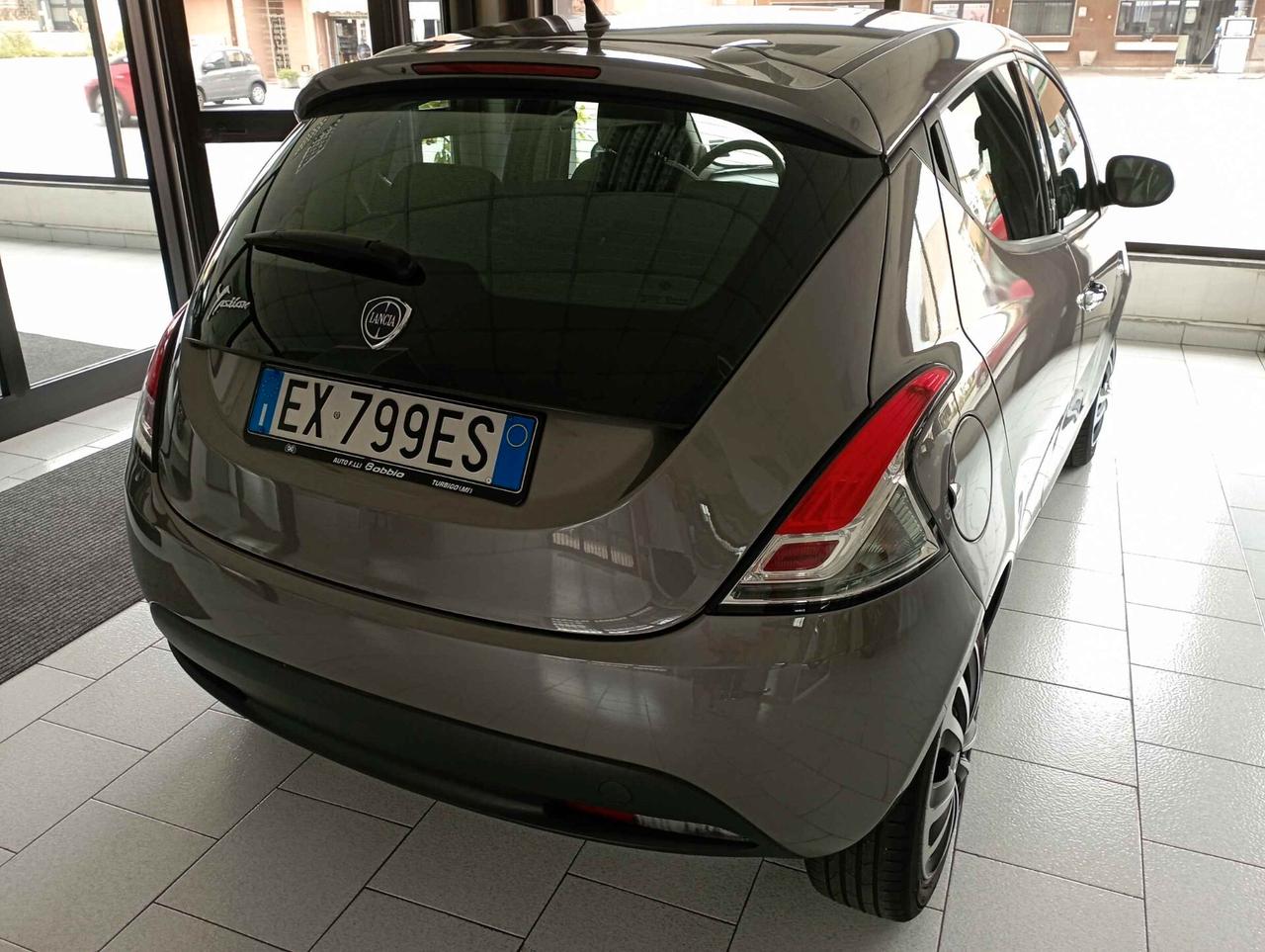 Lancia Ypsilon 1.2 69 CV 5 porte S&S Platinum