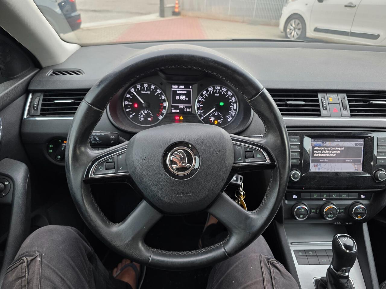 Skoda Octavia 1.6 TDI CR 105CV DSG full